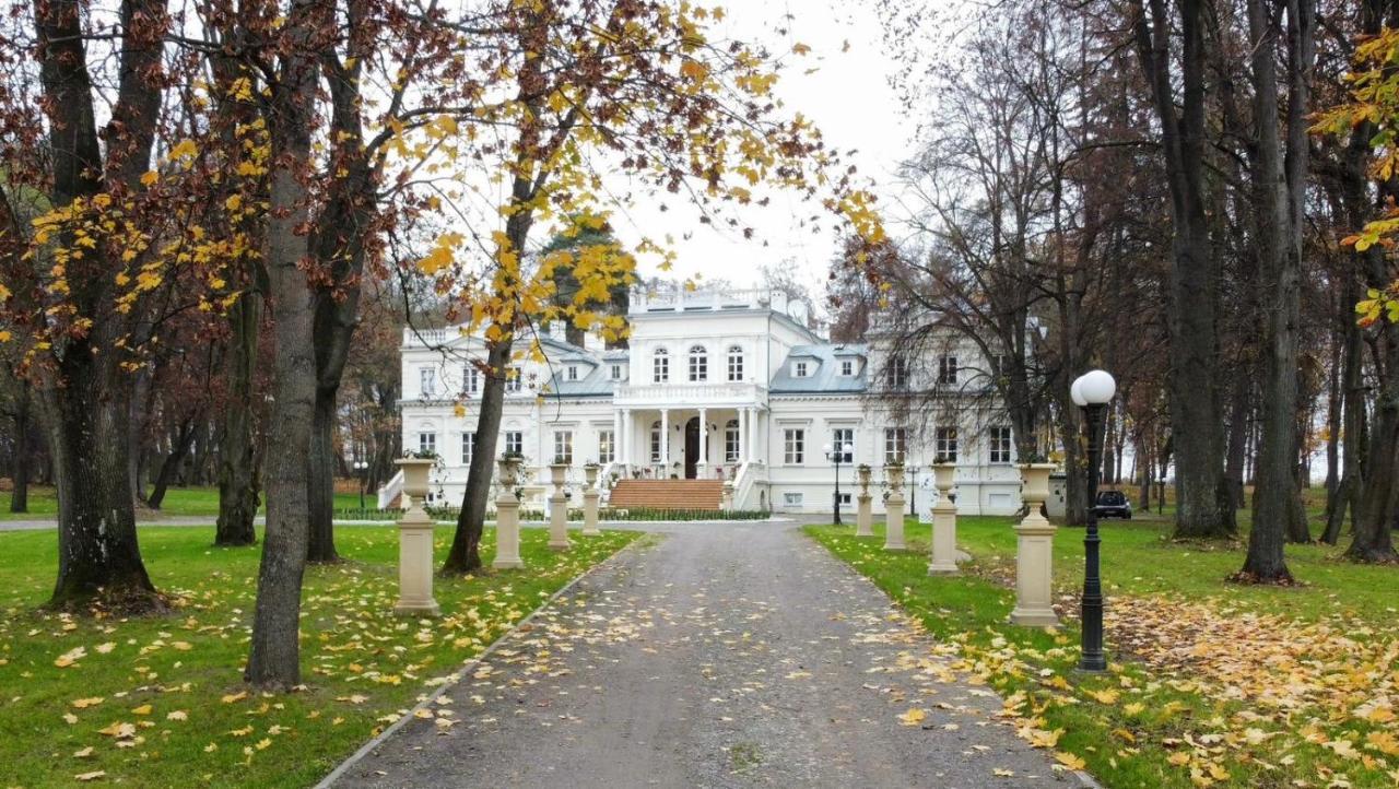 Palac Chojnata Wola Chojnata エクステリア 写真